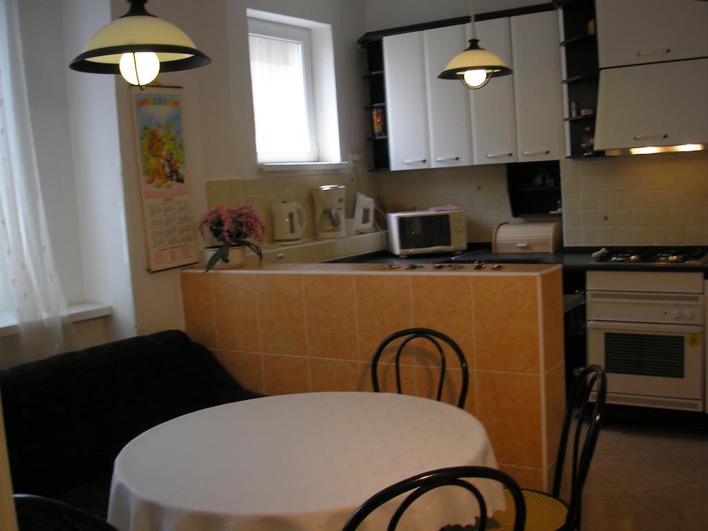 Apartment Accommodation Up To 17 Bratislava Buitenkant foto